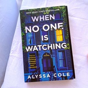 When no one is watching - a thriller